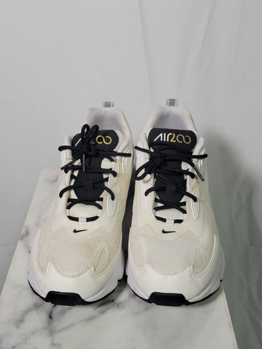 Nike Air Max 200 Sail Metallic Gold Black AQ2568-102 Mens Size 11.5